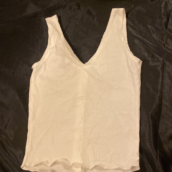 Small white tank top - Picture 2 of 2